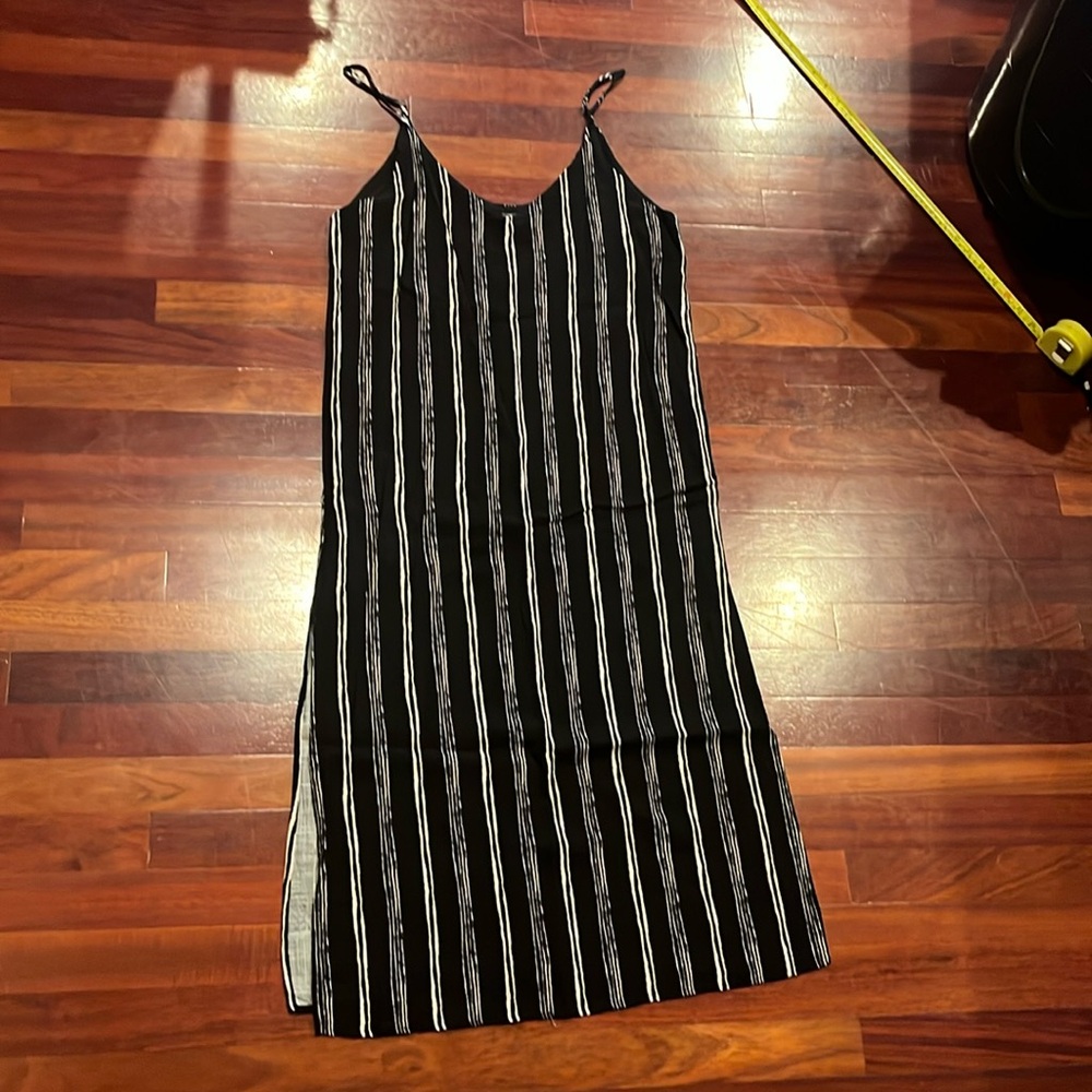 Womens Large I Joah black and white striped v neck dress 2side slits